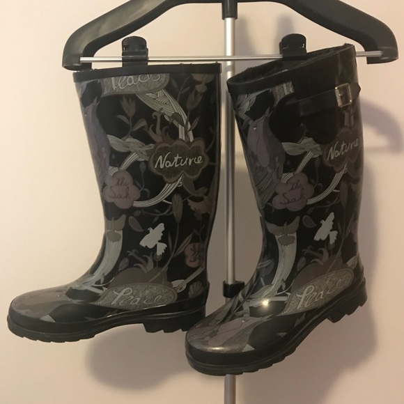 the sak rain boots